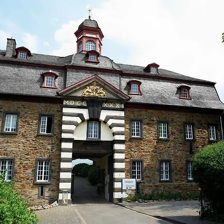 Schloss فندق 4*