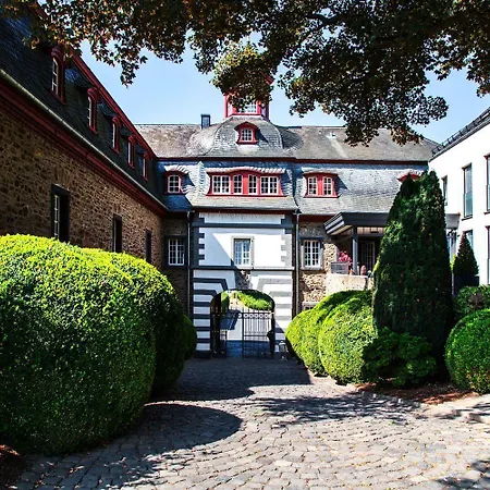 Schloss 4*