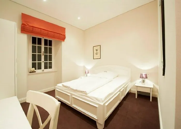 布尔格布罗尔施劳斯酒店 4* Burgbrohl