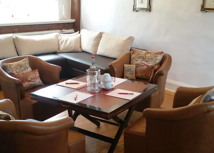 布尔格布罗尔施劳斯酒店 4* Burgbrohl