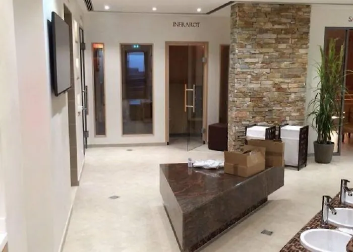 布尔格布罗尔施劳斯酒店 酒店