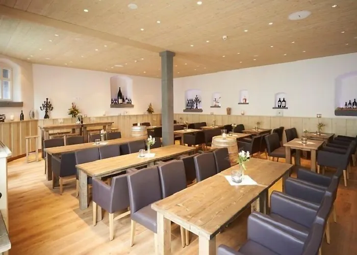 布尔格布罗尔施劳斯酒店 4* Burgbrohl