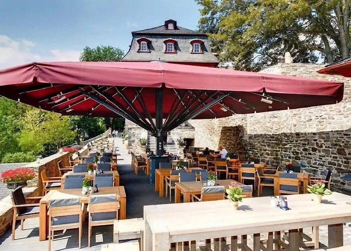 布尔格布罗尔施劳斯酒店 Burgbrohl