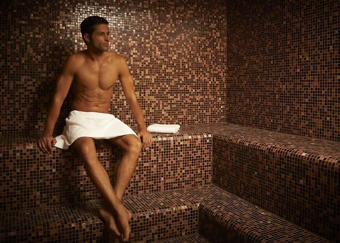 布尔格布罗尔施劳斯酒店